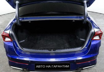 Подержанный автомобиль Kia K5 2021 года (19 фото)