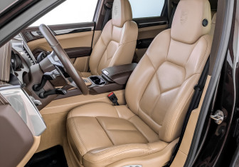 Подержанный автомобиль Porsche Cayenne 2017 года (21 фото)