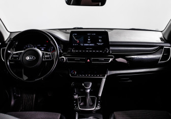 Подержанный автомобиль Kia Seltos 2020 года (11 фото)