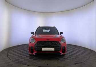 Подержанный автомобиль MINI Countryman 2024 года (2 фото)