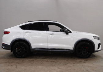 Подержанный автомобиль Geely Tugella 2022 года (8 фото)