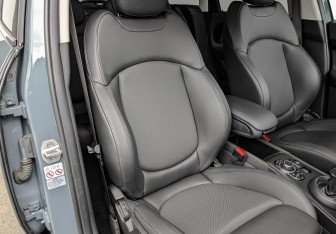 Подержанный автомобиль MINI Countryman 2021 года (24 фото)