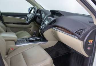 Подержанный автомобиль Acura MDX 2014 года (9 фото)