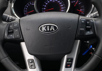 Подержанный автомобиль Kia Sorento 2011 года (15 фото)