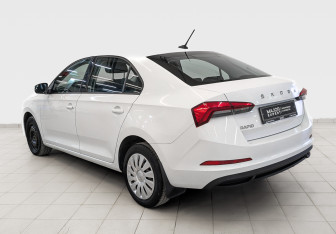 Подержанный автомобиль Skoda Rapid Liftback 2021 года (7 фото)
