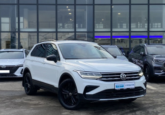 Подержанный автомобиль Volkswagen Tiguan 2022 года (3 фото)