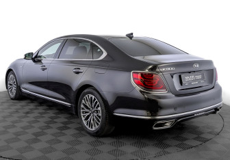 Подержанный автомобиль Kia K900 2019 года (7 фото)