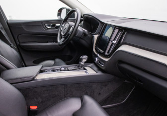 Подержанный автомобиль Volvo XC60 2018 года (10 фото)