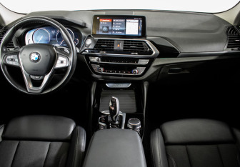 Подержанный автомобиль BMW X4 2021 года (11 фото)