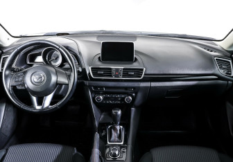 Подержанный автомобиль Mazda 3 Hatchback 2013 года (10 фото)