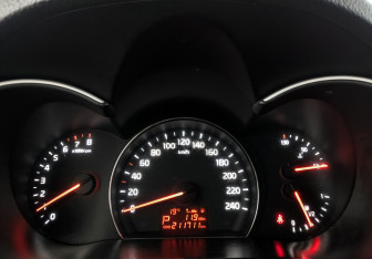 Подержанный автомобиль Kia Sorento 2014 года (16 фото)