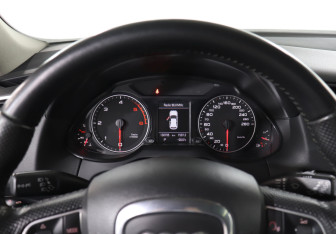 Подержанный автомобиль Audi Q5 2011 года (11 фото)