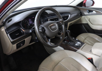 Подержанный автомобиль Audi A6 Sedan 2015 года (9 фото)