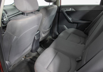 Подержанный автомобиль Kia Cerato Sedan 2011 года (11 фото)