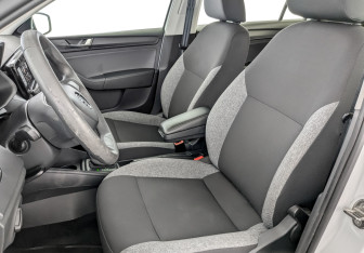 Подержанный автомобиль Skoda Rapid Liftback 2021 года (19 фото)