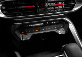 Подержанный автомобиль Kaiyi E5 2023 года (15 фото)