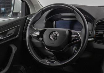 Подержанный автомобиль Skoda Karoq 2020 года (15 фото)