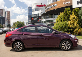 Подержанный автомобиль Hyundai Solaris Sedan 2013 года (3 фото)