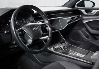Подержанный автомобиль Audi A6 Sedan 2021 года (14 фото)