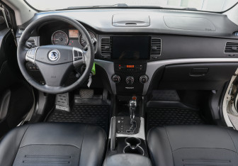 Подержанный автомобиль SsangYong Actyon 2011 года (12 фото)