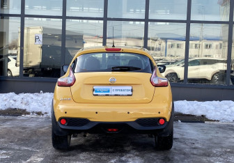 Подержанный автомобиль Nissan Juke 2017 года (6 фото)