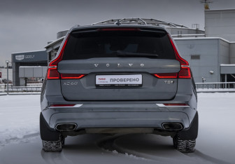 Подержанный автомобиль Volvo XC60 2019 года (8 фото)