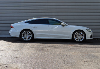 Подержанный автомобиль Audi A7 2021 года (4 фото)