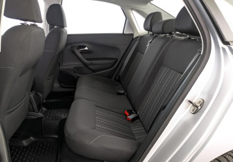 Подержанный автомобиль Volkswagen Polo Sedan 2015 года (17 фото)