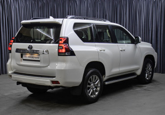 Подержанный автомобиль Toyota Land Cruiser Prado 2019 года (5 фото)