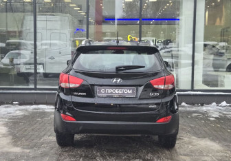 Подержанный автомобиль Hyundai ix35 2012 года (7 фото)