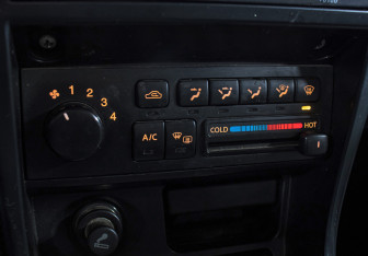 Подержанный автомобиль Nissan Almera Classic 2006 года (17 фото)