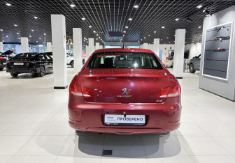 Подержанный автомобиль Peugeot 408 2012 года (3 фото)
