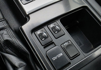 Подержанный автомобиль Toyota Land Cruiser Prado 2017 года (16 фото)