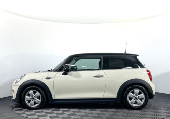 Подержанный автомобиль MINI Hatch 2015 года (8 фото)