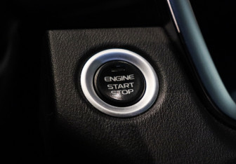 Подержанный автомобиль Geely Atlas Pro 2023 года (17 фото)