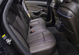 Подержанный автомобиль Audi A8 2018 года (12 фото)