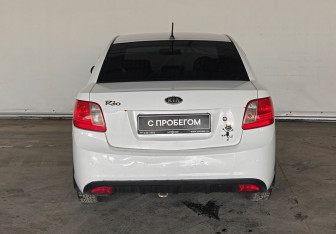 Подержанный автомобиль Kia Rio Sedan 2011 года (5 фото)