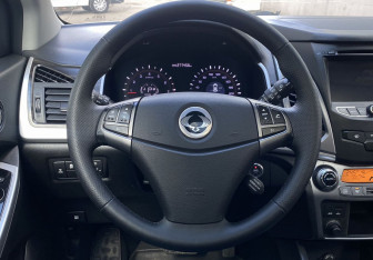 Подержанный автомобиль SsangYong Actyon 2014 года (11 фото)