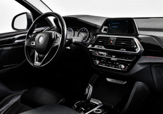 Подержанный автомобиль BMW X4 2018 года (9 фото)