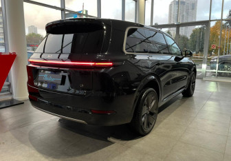 Новый LiXiang L9 2025 (4 фото)