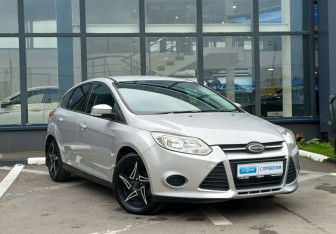 Подержанный автомобиль Ford Focus Hatchback 2012 года (3 фото)