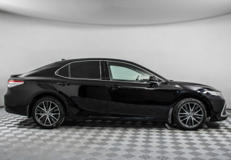 Подержанный автомобиль Toyota Camry Sedan 2021 года (4 фото)