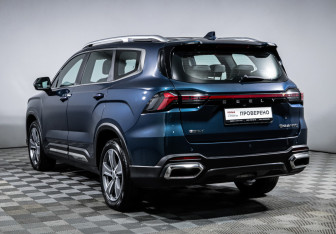 Подержанный автомобиль Geely Okavango 2023 года (8 фото)