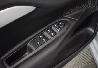 Подержанный автомобиль Citroen C4 Sedan 2020 года (20 фото)