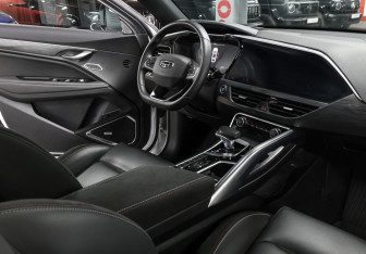 Подержанный автомобиль Geely Tugella 2023 года (11 фото)