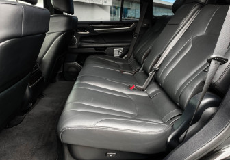Подержанный автомобиль Lexus LX 2020 года (10 фото)
