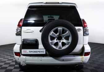 Подержанный автомобиль Toyota Land Cruiser Prado 2002 года (6 фото)