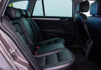 Подержанный автомобиль Skoda Superb Wagon 2014 года (11 фото)