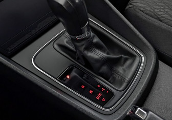 Подержанный автомобиль SEAT Leon Hatchback 2013 года (27 фото)