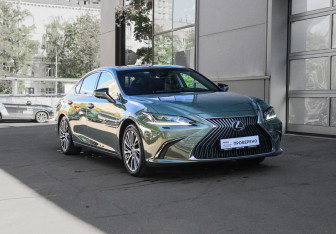 Подержанный автомобиль Lexus ES 2019 года (3 фото)